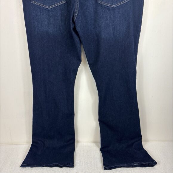 Signature By Levi Strauss Mid Rise Bootcut Women's Dark Wash Jeans Size 33x32EUC - Picture 6 of 12